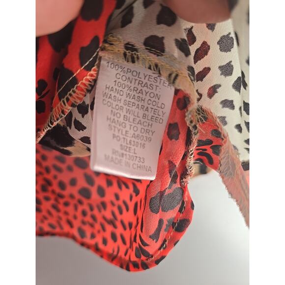 UMGEE Beige Mixed Animal Print Surplice Neck Split Sleeve Top Womans Size Large - Picture 6 of 6